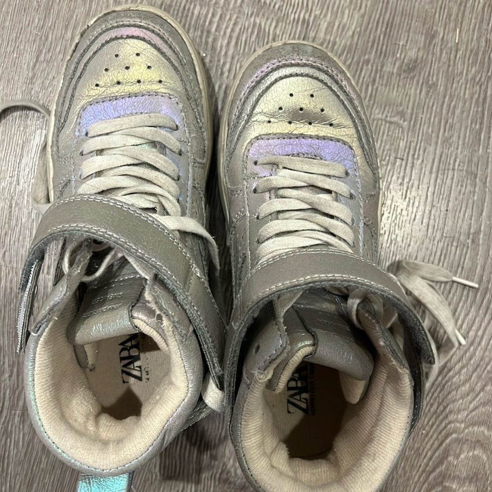 Zara sneakers kids size 32